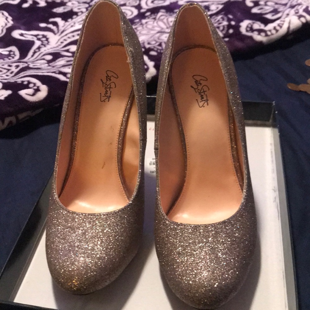 City streets Glitter heels